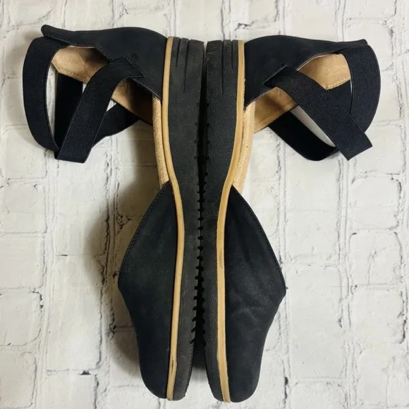 SOUL Naturalizer Women's Size 8 M Intro Black Flat Nubuck Shoes - Picture 7 of 11